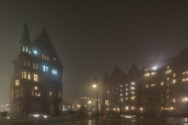 Speicherstadt im Nebel 1114 II